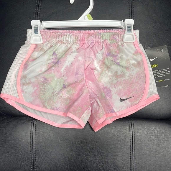 Nike short - Picture 1 of 9